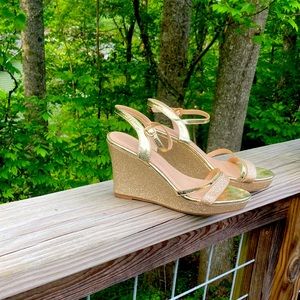 Bought for bridesmaid dress, worn for at the longest 2 hours.